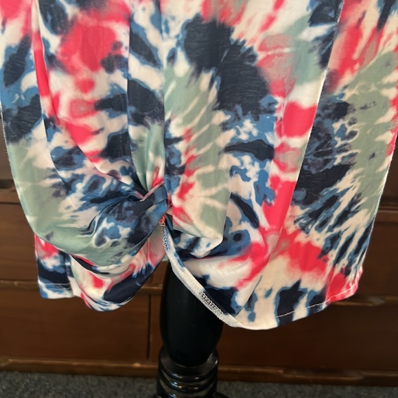 Tie-dye dress/cover-up with peekaboo shoulder and knotted bottom hem - Picture 4 of 7